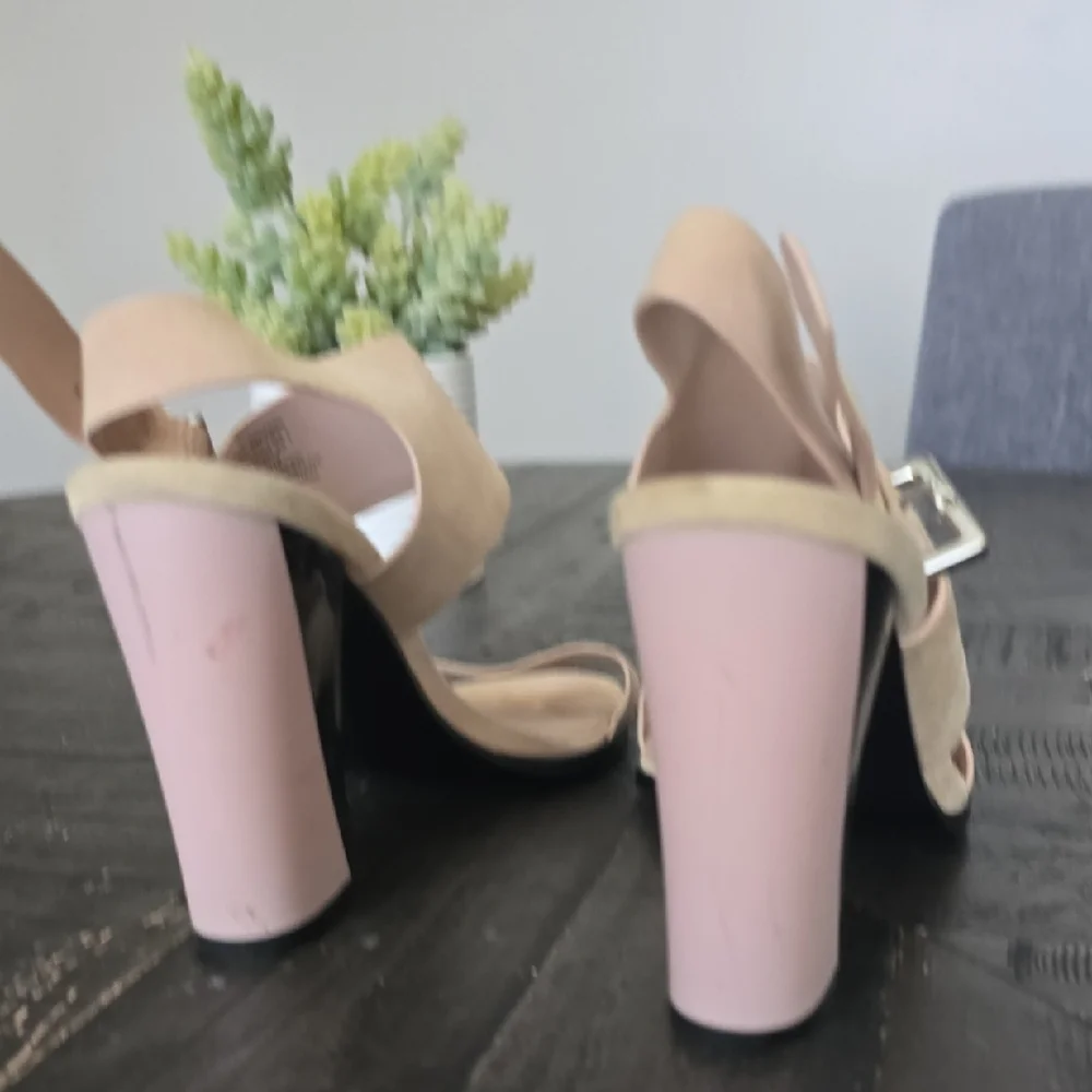 Calvin Klein Women's Tan Sandals - Picture 7 of 9